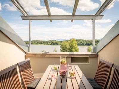 Loggia Blick auf See