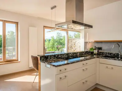 Küche Blick zum Essbereich