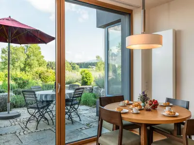 Esstisch Blick auf Terrasse