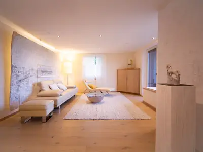 Wohnzimmer mit Seeblick
