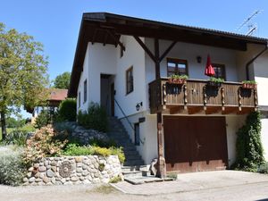 23155969-Ferienwohnung-3-Bad Endorf-300x225-1