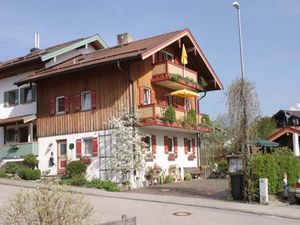 22204647-Ferienwohnung-4-Bad Endorf-300x225-1