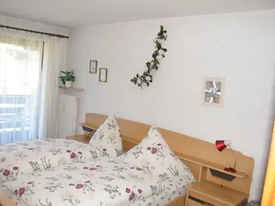 Schlafzimmer  mit Verdunkelungsmöglichkeit