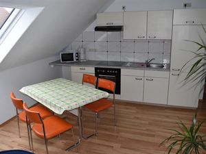 18807256-Ferienwohnung-4-Bad Fallingbostel-300x225-4