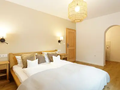 Schlafzimmer 2 mit Waschbeckenniesche