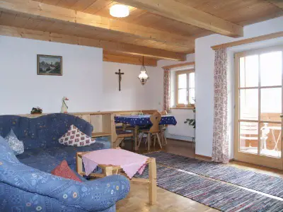 Wohn- und Essbereich - Ferienwohnung Farrenpoint