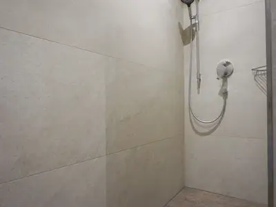 Begehbare Regendusche