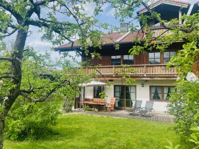 Sonnenterrasse mit Garten