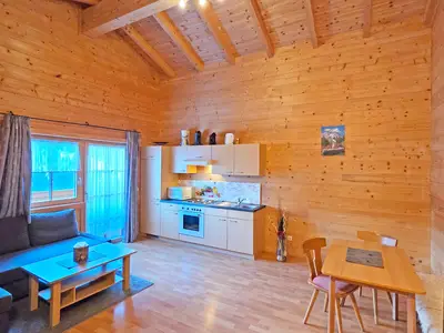 Küche mit Sitzgelegenheit