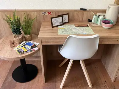 Schreibtisch in der Ferienwohnung Jogginghose