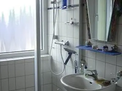 Badezimmer mit Dusche Whg Nr.2