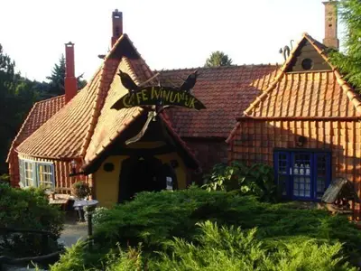 Cafe Winuwuk, das Künstlercafe mit Kunstgewerbe