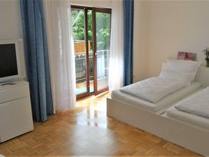 22646351-Ferienwohnung-3-Bad Herrenalb-300x225-5