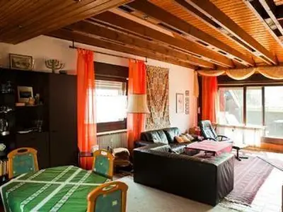 Wohn-Esszimmer mit Kamin