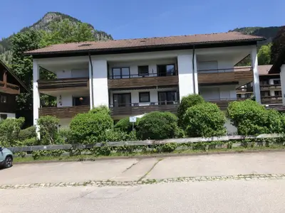 Hausansicht Mittlere Wohnung unten