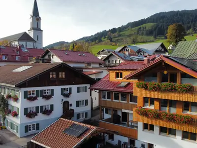 Haus mit Kirche