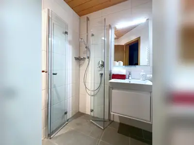 Haus_ClaudiaLipp_Bad_1