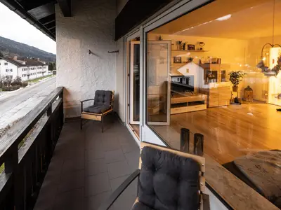 Südbalkon - Zugang vom Wohn-Essbereich