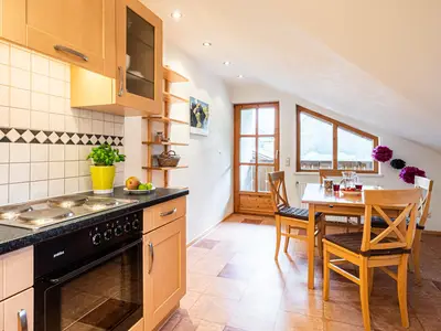 Miini: Küche mit Südbalkon