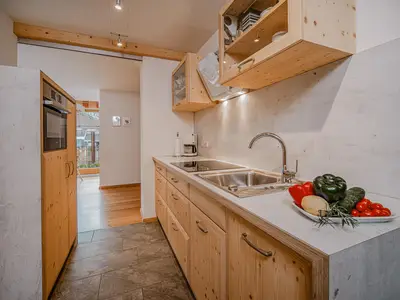 K-69102_FeWo-Alpenroesle-Kueche_6741_©Tanner-Werbu