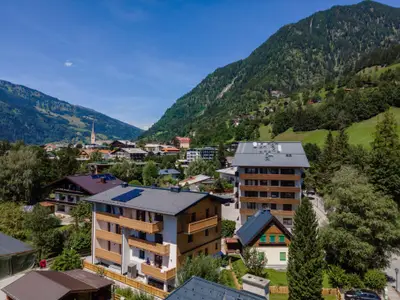 Außenseite Ferienhaus [Sommer]