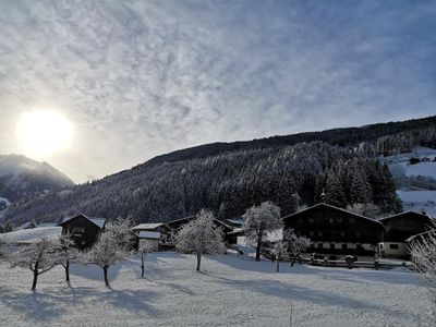 Bio-Bauernhof-Schweizerhof-Haus-Winter