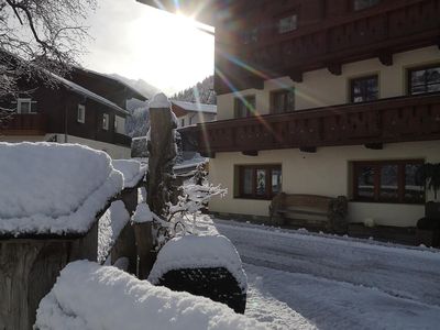 Bio-Bauernhof-Schweizerhof-Haus-Winter