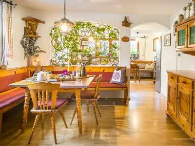 Bauernhof-Schweizerhof-Frühstücksraum-Stube