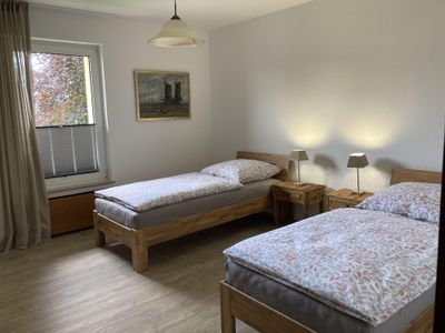 Schlafzimmer 1 mit zwei Einzelbetten