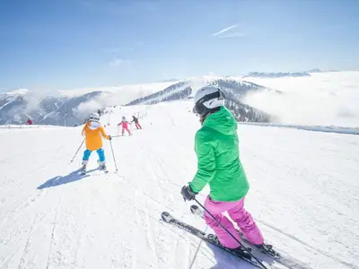 Skifahren_Familie_Bad Kleinkirchheim_Winter © Math