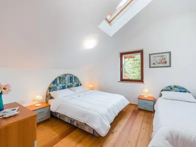 Typ C Schlafzimmer mit Doppelbett & Einzelbett