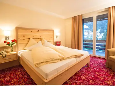 Doppelzimmer in Zirbe mit Südbalkon
