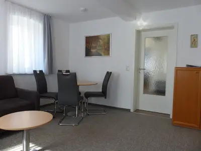 Wohnzimmer EG Blick Essplatz