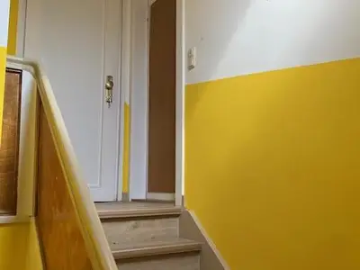 Treppenaufgang zur Wohnung