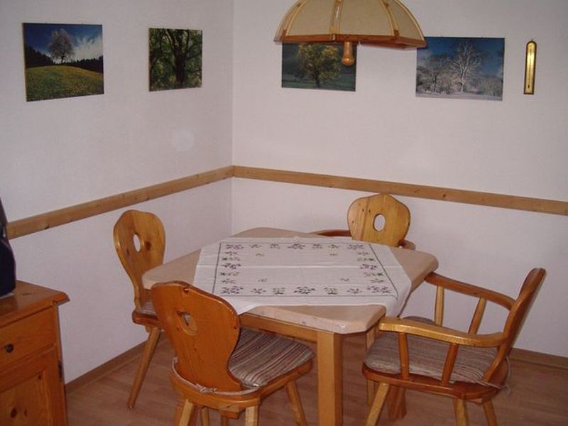 23195951-Ferienwohnung-2-Bad Kohlgrub-800x600-2