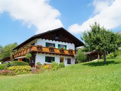 Ferienwohnung für 4 Personen (55 m²) in Bad Kohlgrub 1/10