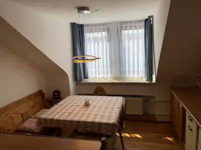 Sitzecke in der Küche - Eckbank mit Rathausblick