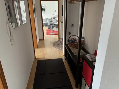 Flur Richtung Wohnzimmer