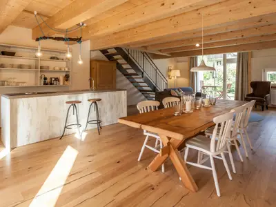 Küche mit Essbereich