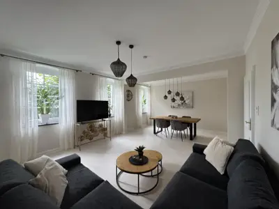 Wohn- und Esszimmer 2