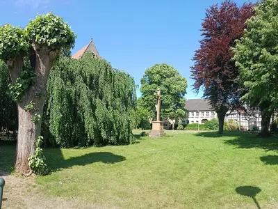 Park & Kirche in Bad Laer