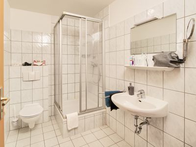 Ferienwohnung 9B Nr. 4 - Badezimmer mit Dusche