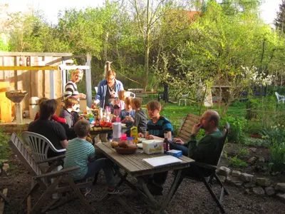 Sitz und Grillecke an der historischen Stadtmauer