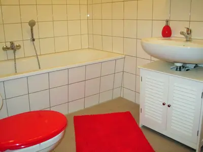 Badewanne und WC