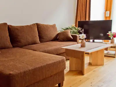 Sitzecke mit Kabel-TV