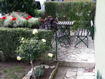 Ferienwohnung zur Rosenkönigin - Sitzecke außen