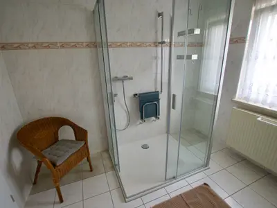 Ferienwohnung Rosengarten-Bad mit barrierefreier Dusche