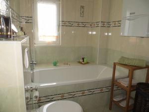 22276315-Ferienwohnung-4-Bad Liebenstein-300x225-5