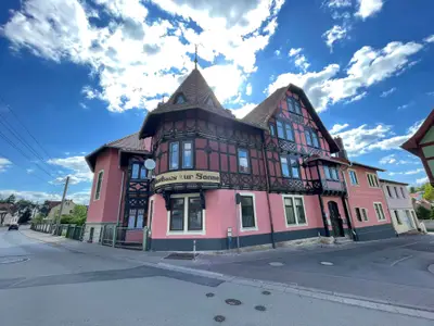Außenansicht des restaurierten Gasthaus zur Sonne