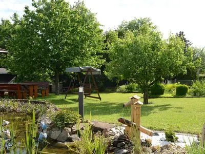 Garten mit Gartenteich